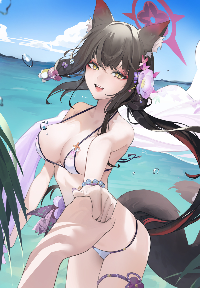 This is a pixiv picture whose title is 『狐坂ワカモver. 水着』.
