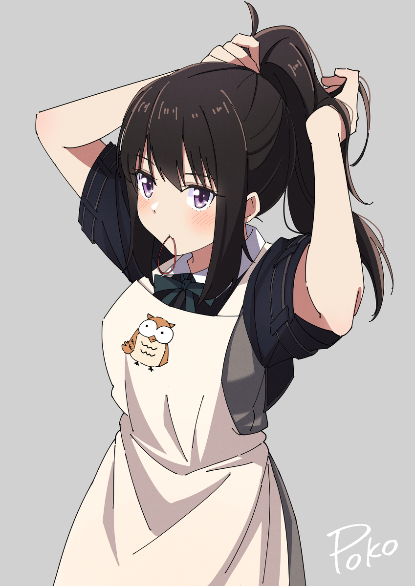 This is a pixiv picture whose title is 髪を結ぶたきな.