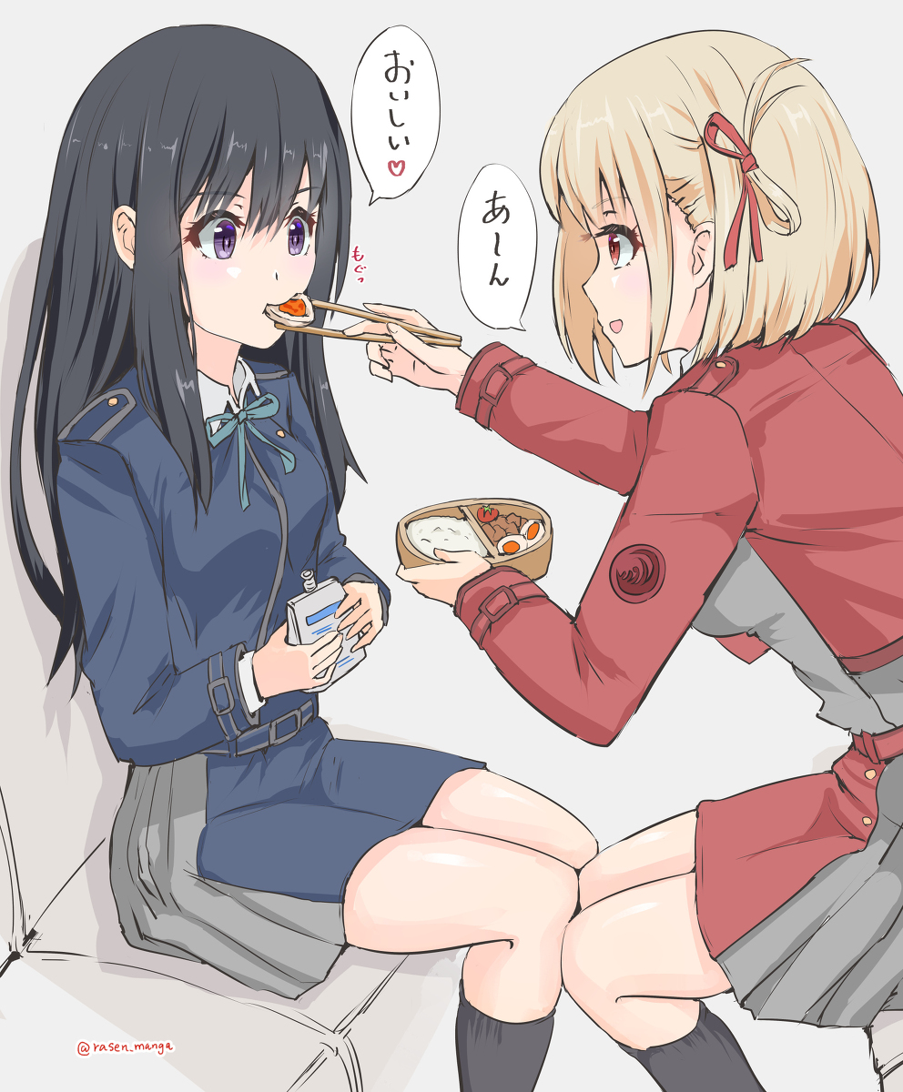 This is a pixiv picture whose title is 千束が使っていた箸で駅弁の煮玉子を食べさせてもらってるたきな.