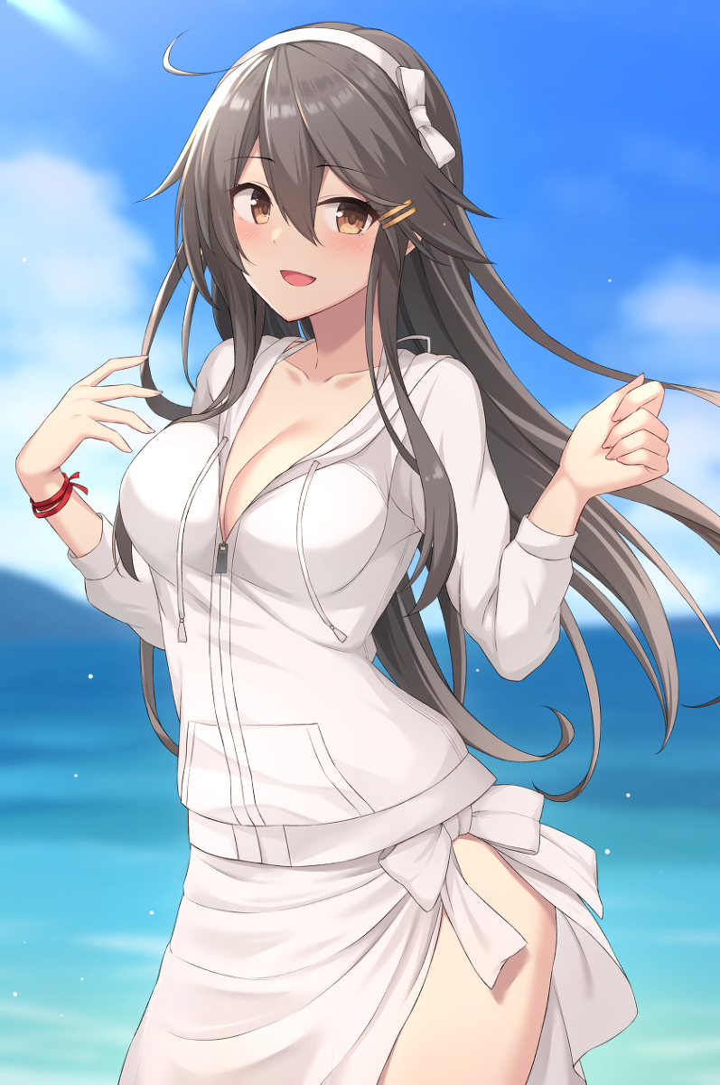 This is a pixiv picture whose title is 水着榛名.