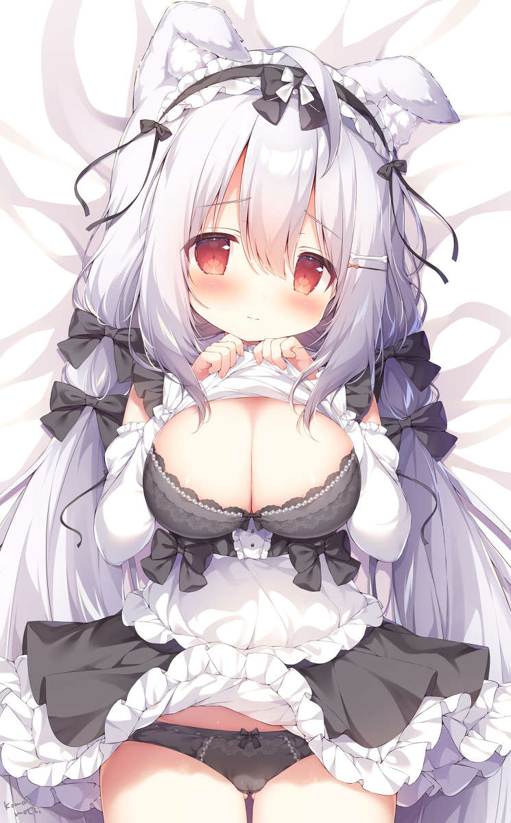This is a pixiv picture whose title is わ、私の胸、変じゃないですか…？.