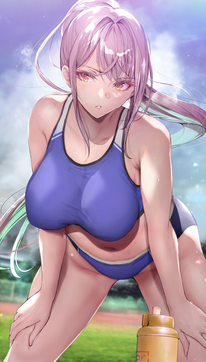 This is a pixiv picture whose title is 練習中、気になる男子に素知らぬ顔でスポーツドリンクを分けてほし～.