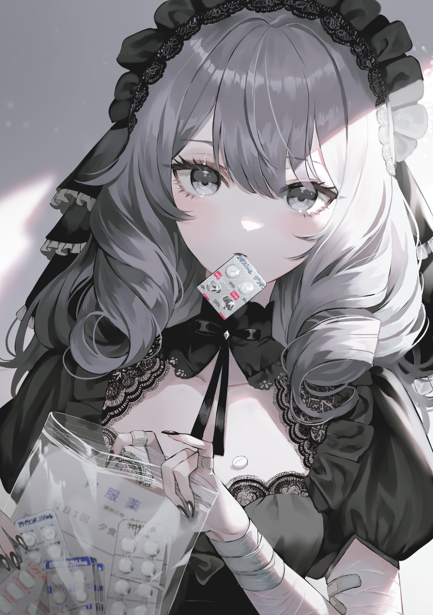 This is a pixiv picture whose title is おやつもぐもぐゴスロリちゃん.
