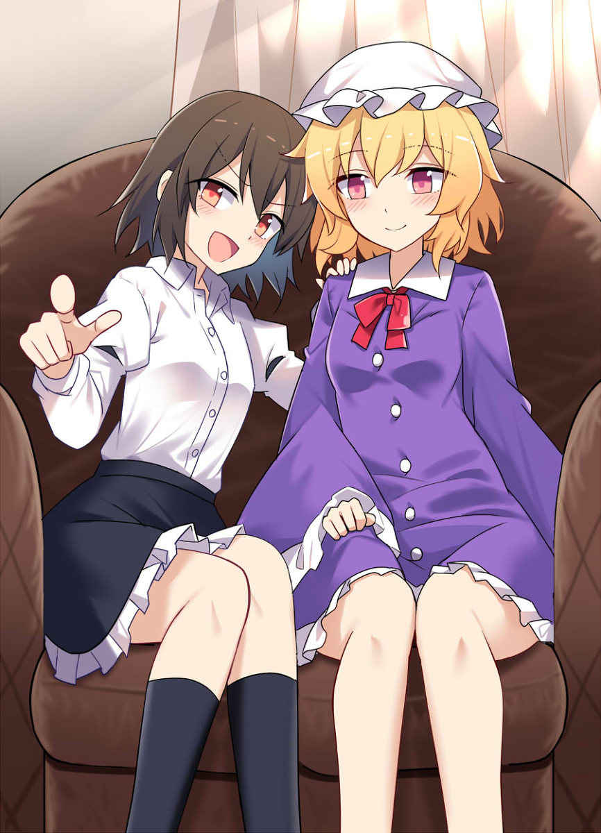 This is a pixiv picture whose title is 蓮子と観たいレースがある.