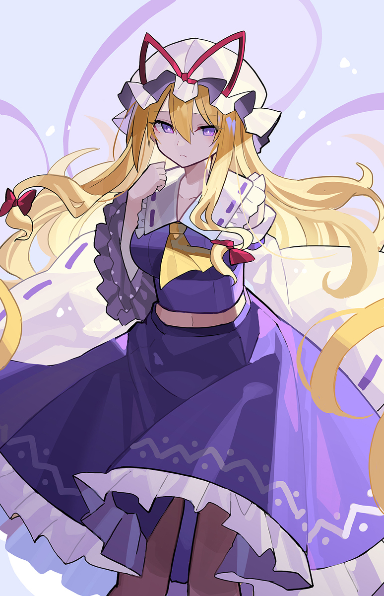 This is a pixiv picture whose title is 霊夢コス紫.