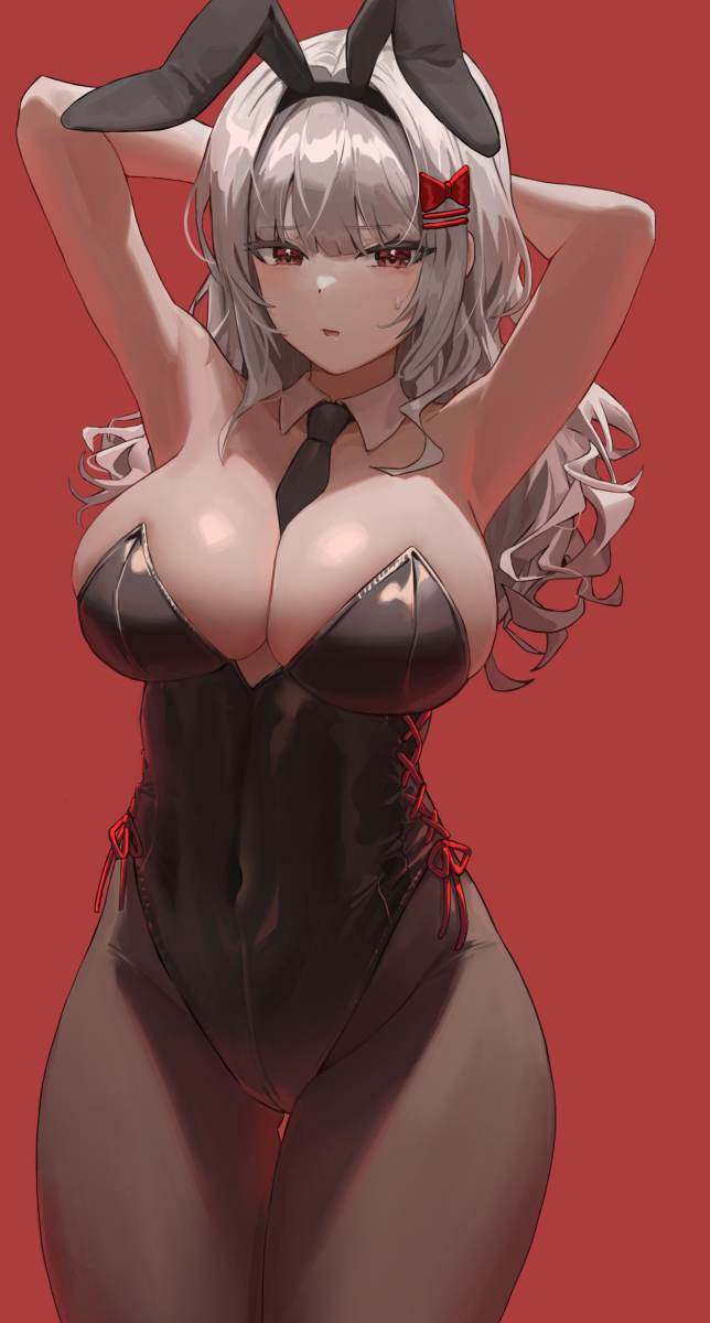 This is a pixiv picture whose title is 「こんな服装は恥ずかしいのに···。」.