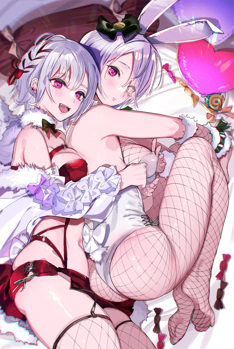 This is a pixiv picture whose title is サンタコスツインズ.