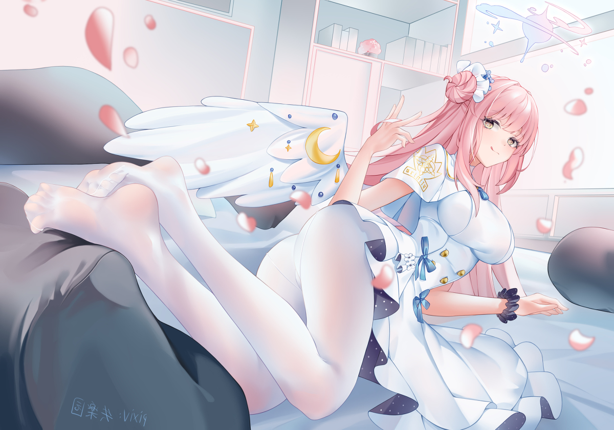 This is a pixiv picture whose title is 圣园未花.