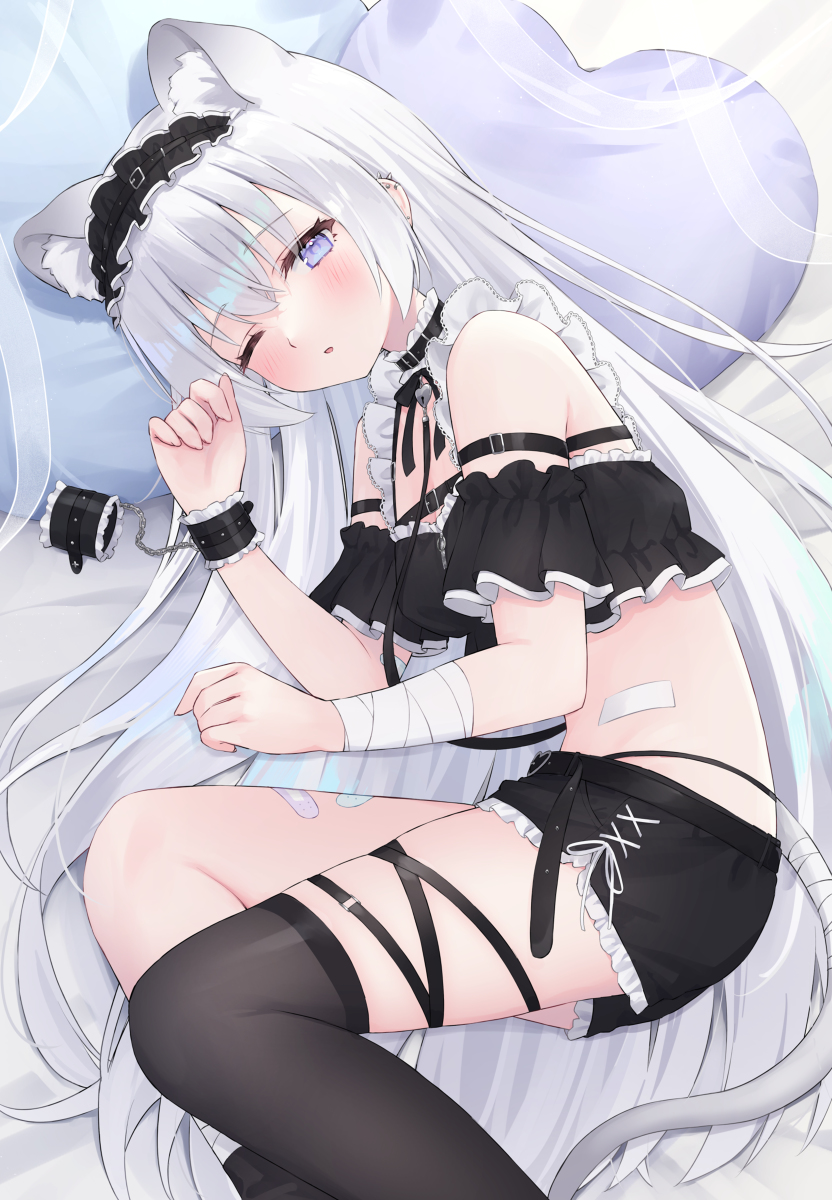 This is a pixiv picture whose title is sleepy.