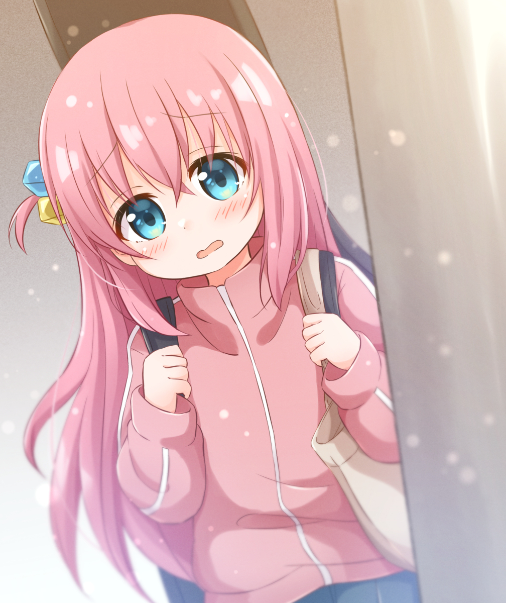 This is a pixiv picture whose title is 壁から覗くぼっちちゃん.