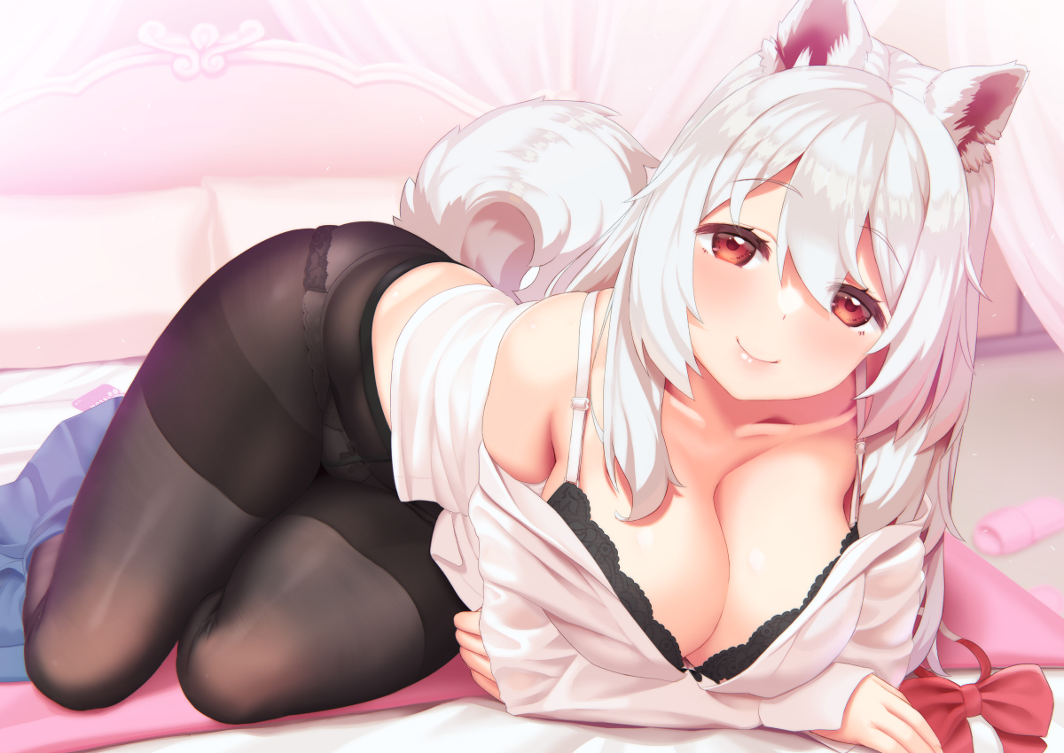 This is a pixiv picture whose title is お昼寝に誘うわんこ.