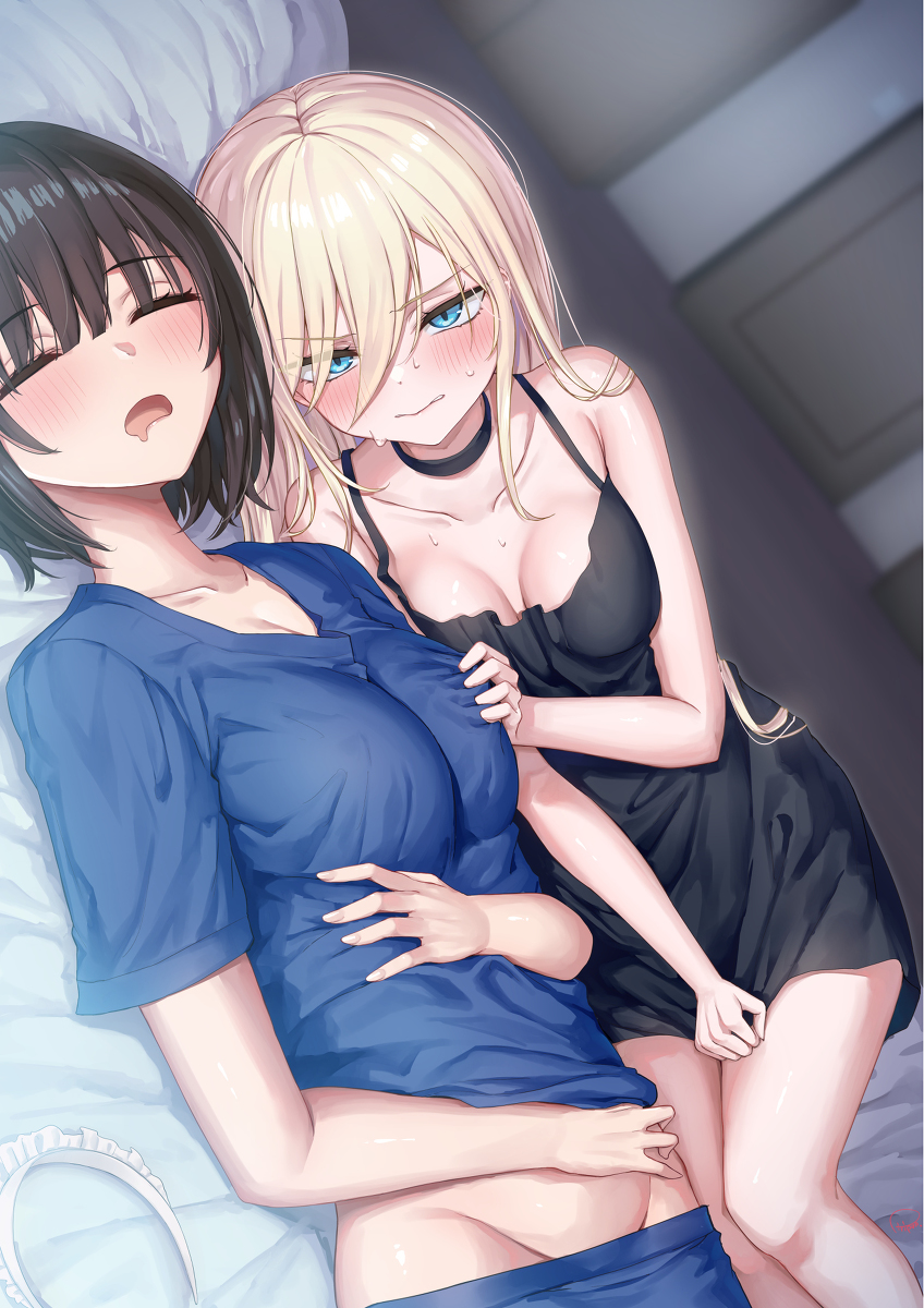 This is a pixiv picture whose title is 怖くてトイレに行けない主と起こしても起きない使用人.