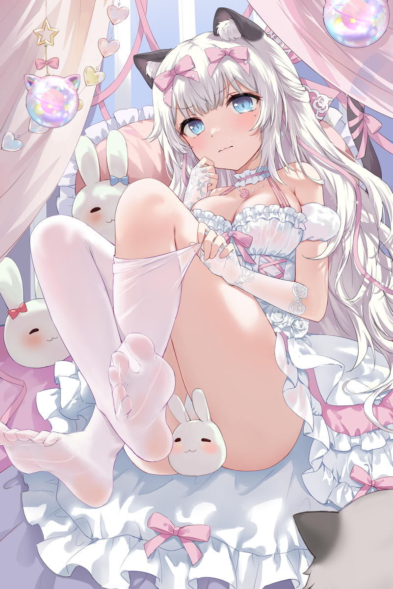 This is a pixiv picture whose title is 猫猫稿.