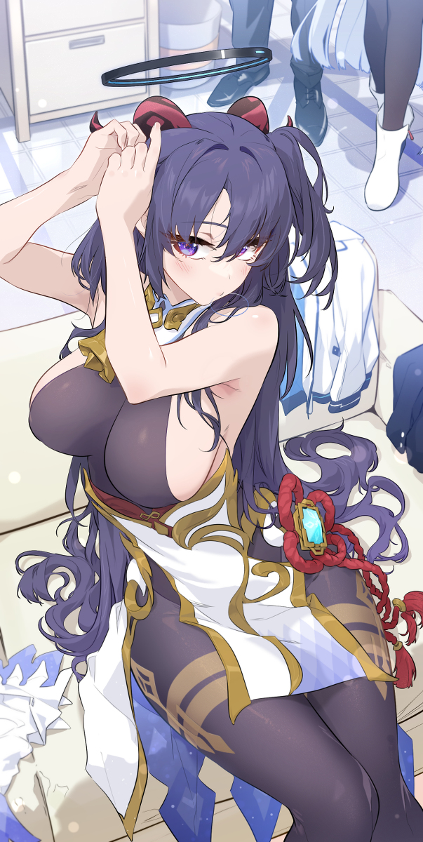 This is a pixiv picture whose title is Yuuka cosplaying Ganyu.