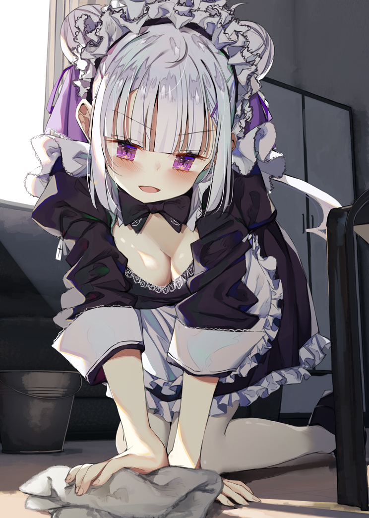 This is a pixiv picture whose title is 汚れを見つけて喜ぶメイド.