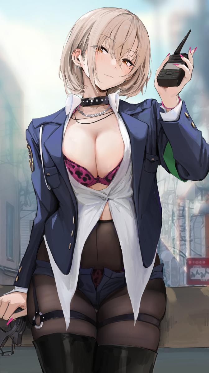 This is a pixiv picture whose title is 服装不良の警察さん4.