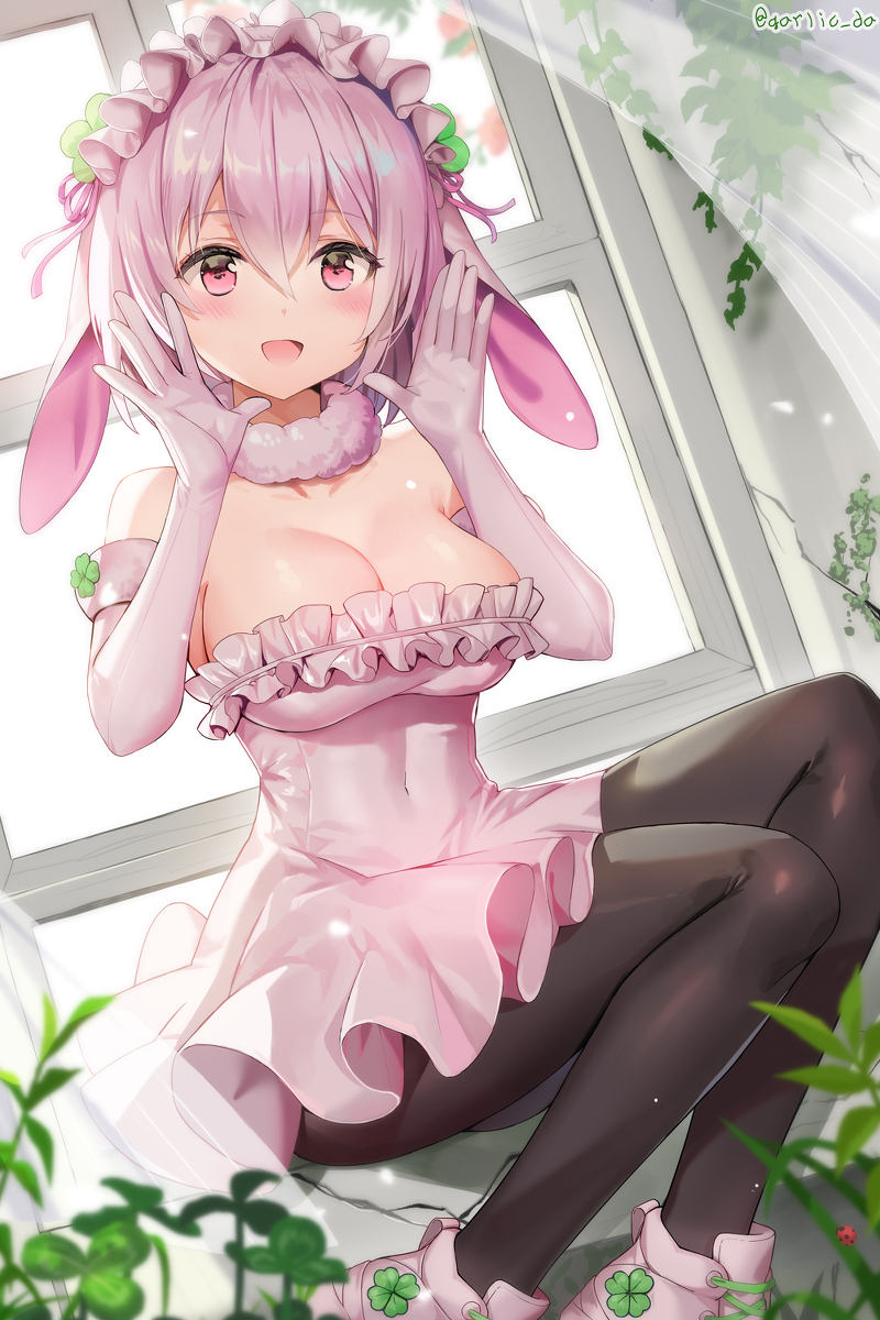 This is a pixiv picture whose title is happy clober rabbit.