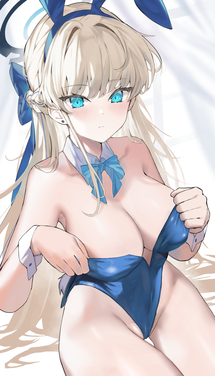 This is a pixiv picture whose title is 🐰💙💙💙.