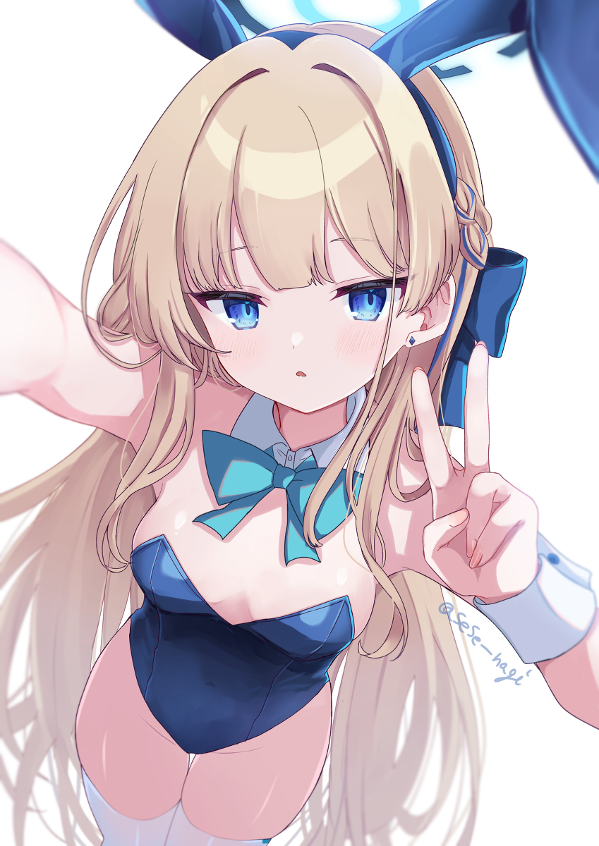 This is a pixiv picture whose title is 「先生、どうですか？ぴょんぴょん」.