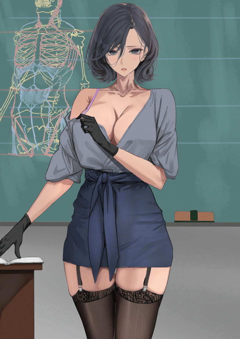 This is a pixiv picture whose title is 唐突に脱ぎだす天然美術教師.