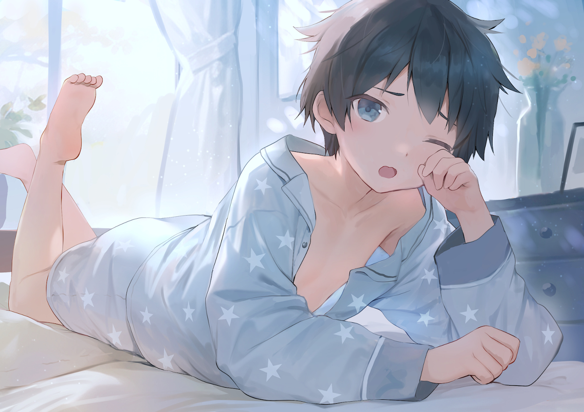 This is a pixiv picture whose title is 寝起き少年.