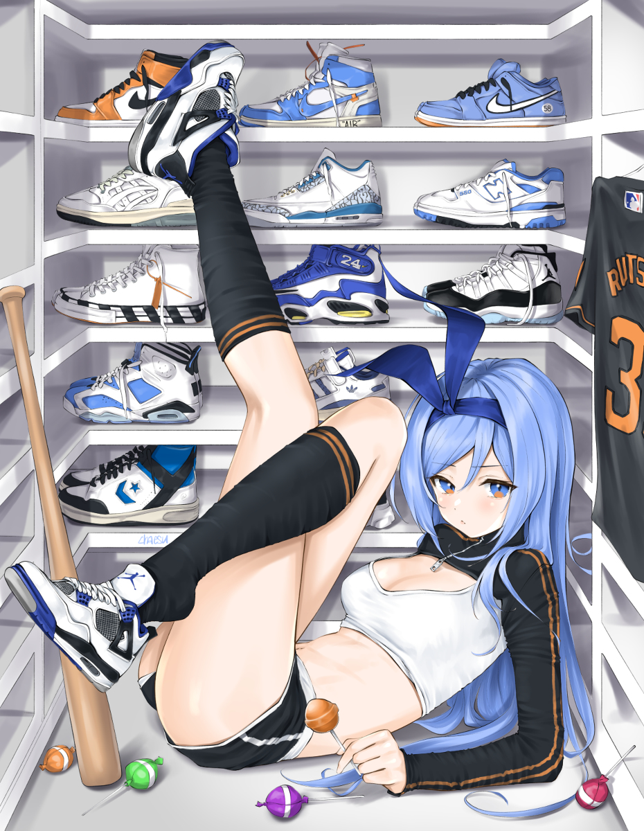 This is a pixiv picture whose title is sneaker collection.