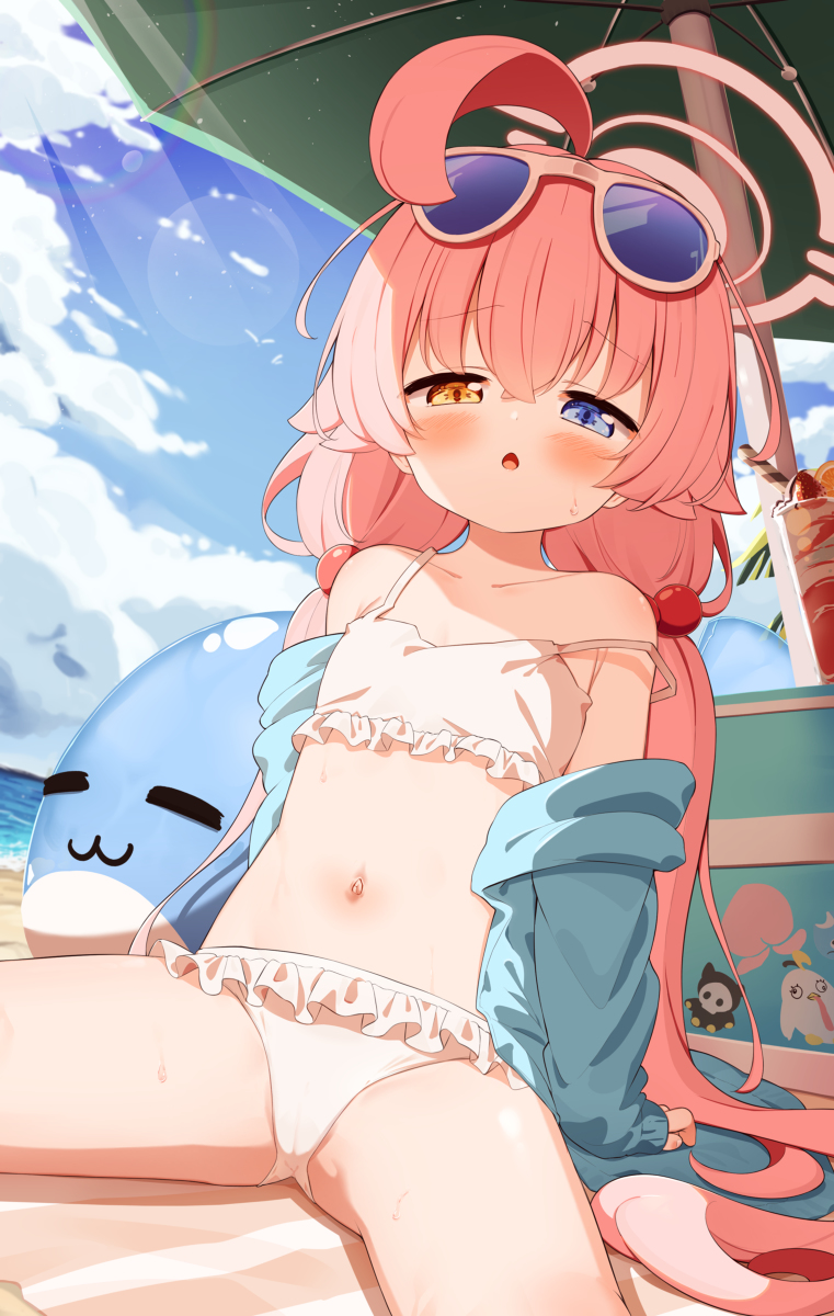 This is a pixiv picture whose title is ホシノちゃんと海に！.