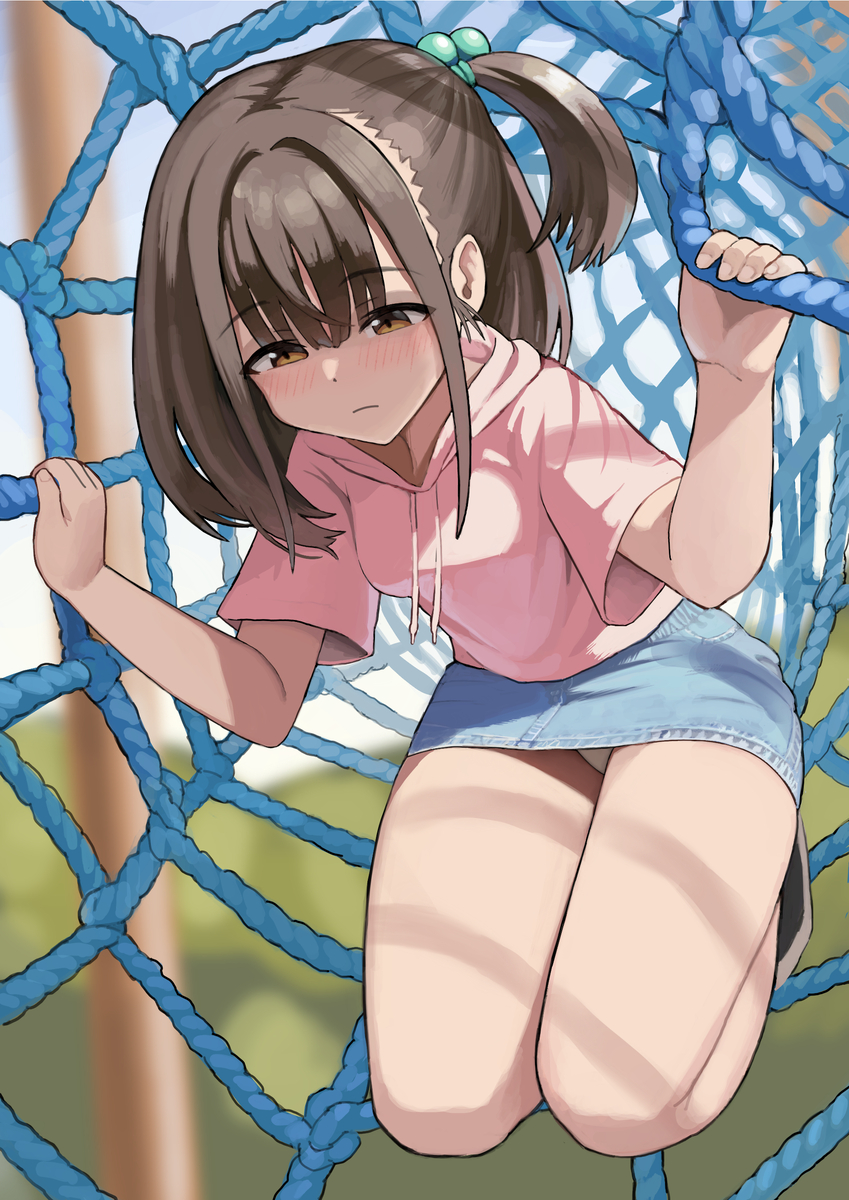 This is a pixiv picture whose title is 公園で遊ぶ子.