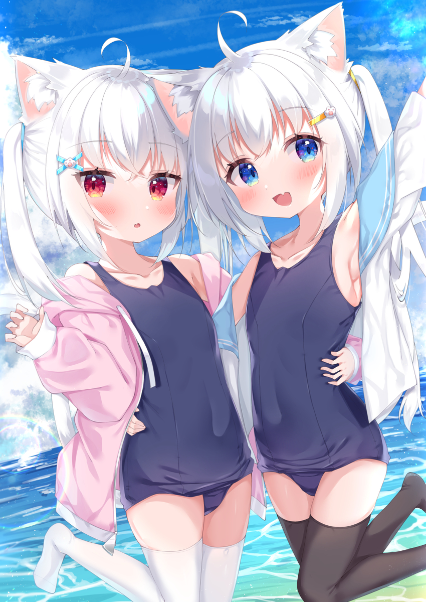 This is a pixiv picture whose title is 海に来た白ネコ姉妹！.