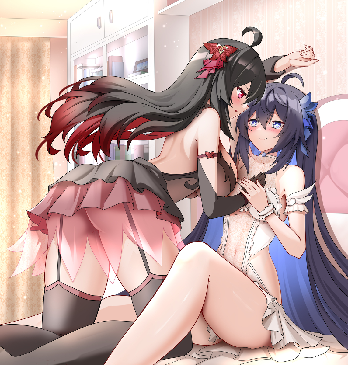 This is a pixiv picture whose title is 黑白希贴贴.