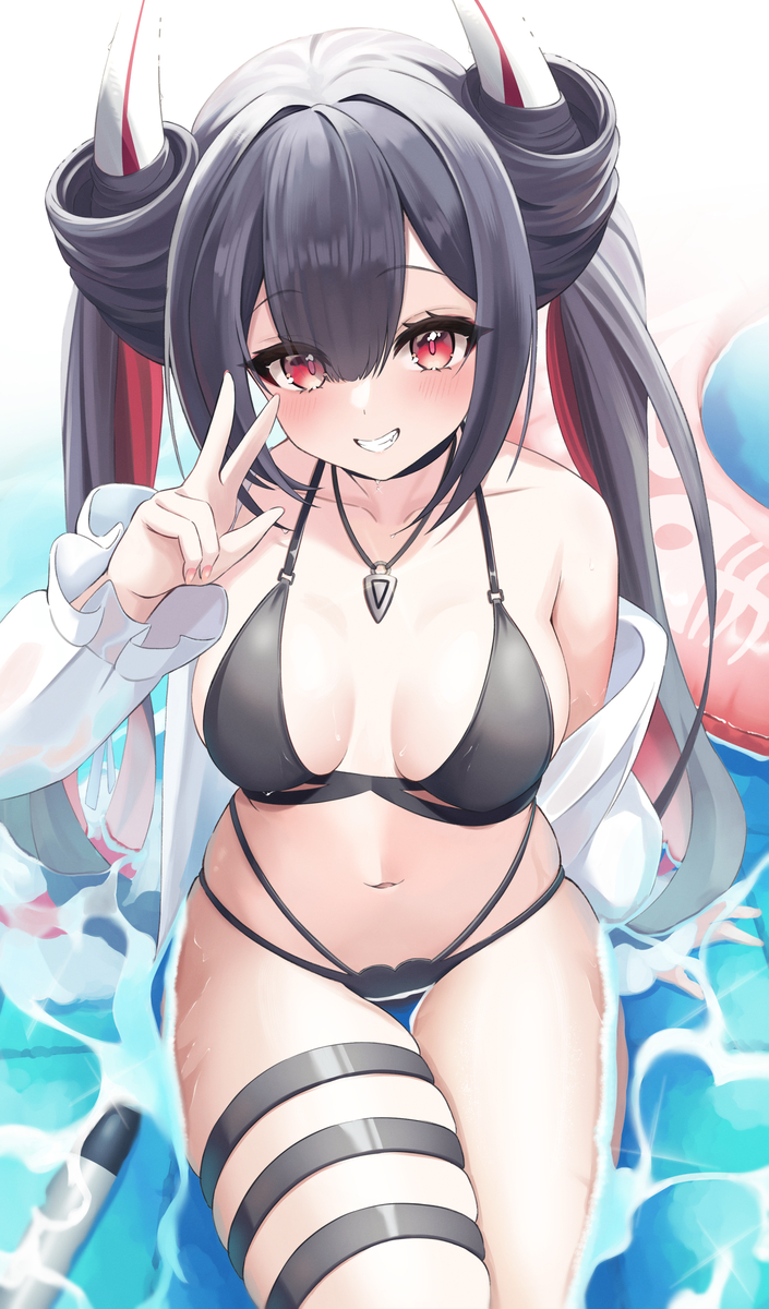 This is a pixiv picture whose title is 水着初月ちゃん.