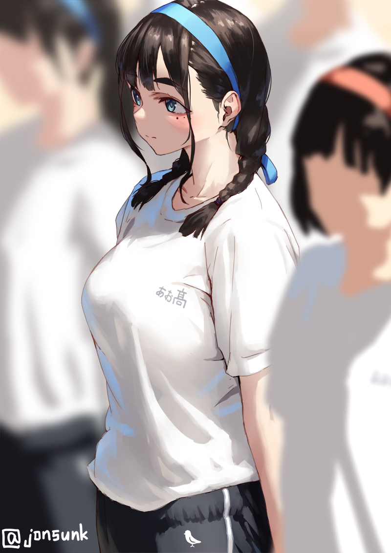 This is a pixiv picture whose title is 前列のおさげの子.