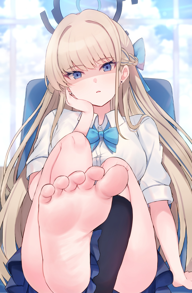 This is a pixiv picture whose title is 足の手入れをさせてくれ。.