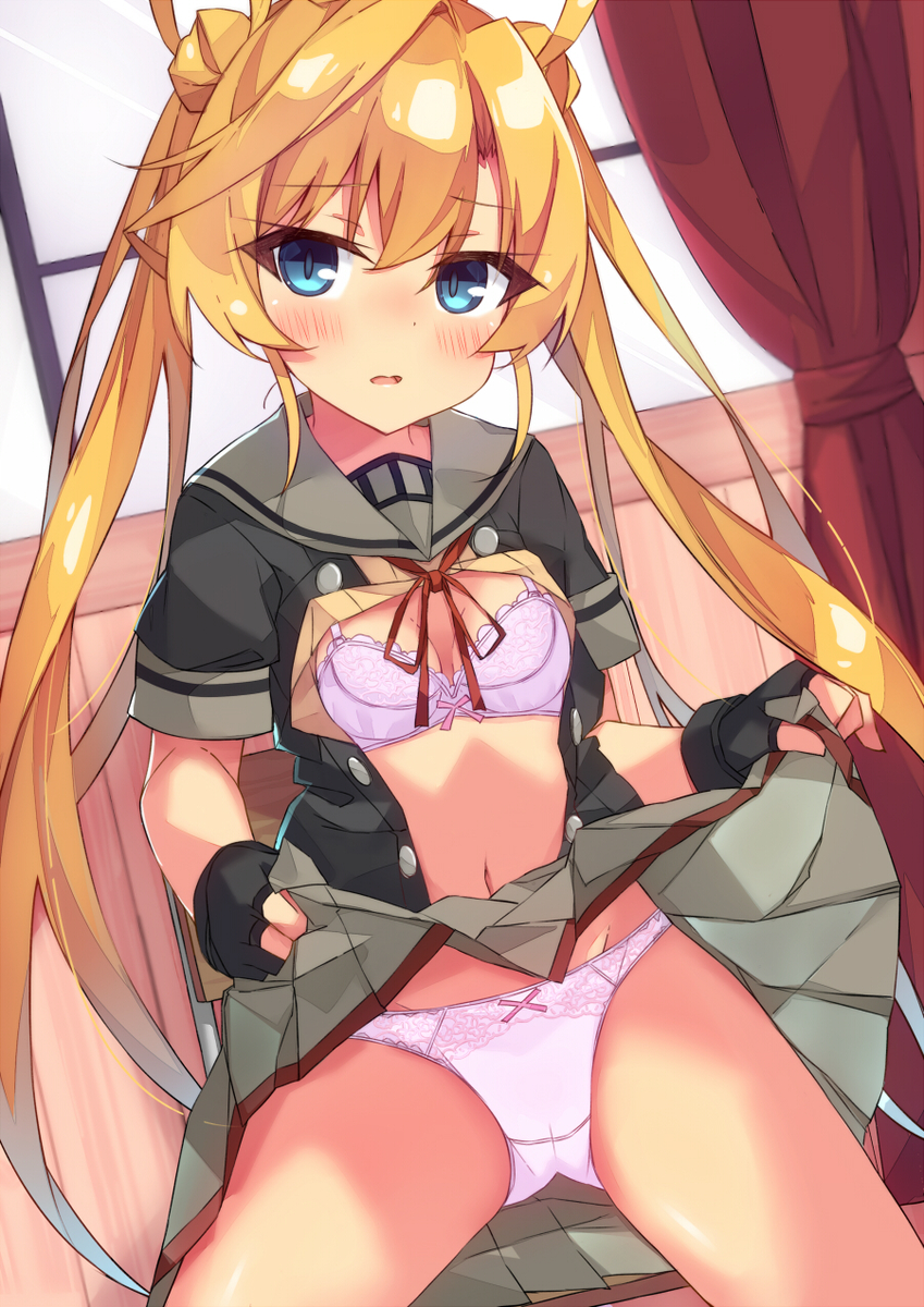 This is a pixiv picture whose title is パンツを見せてくれる阿武隈.