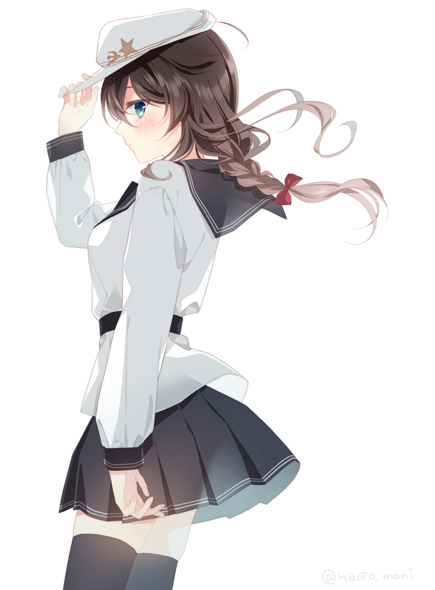 This is a pixiv picture whose title is 時雨ちゃんにヴェールヌイの服.