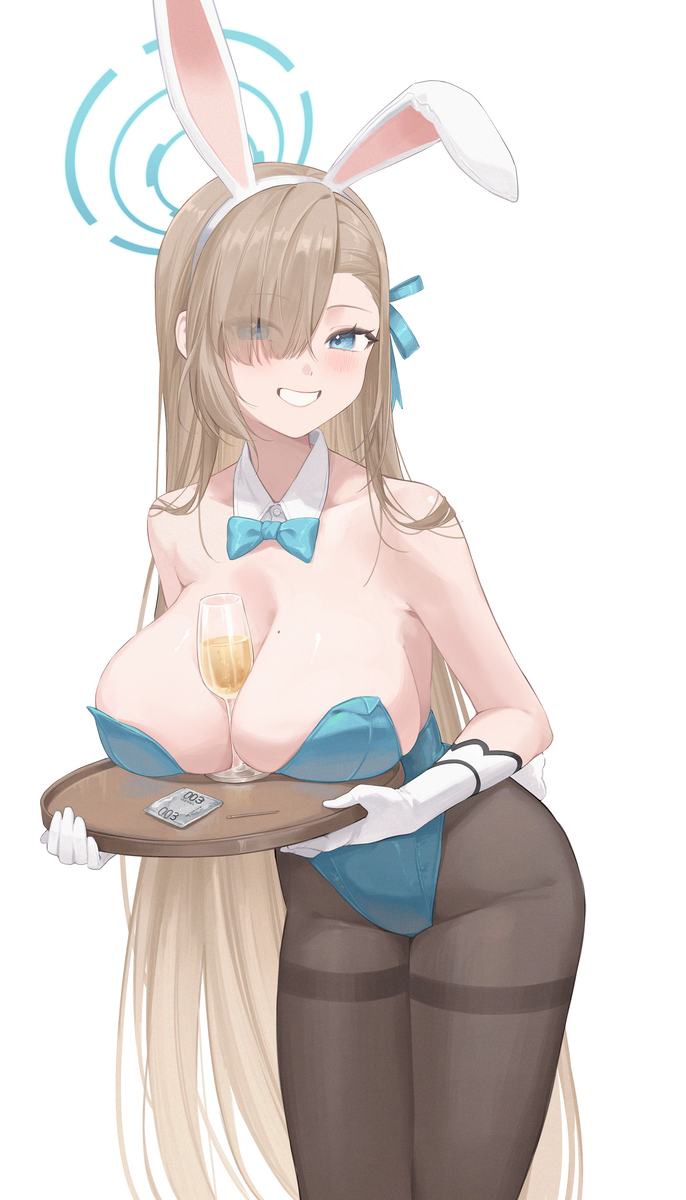 This is a pixiv picture whose title is 🐰🍷.