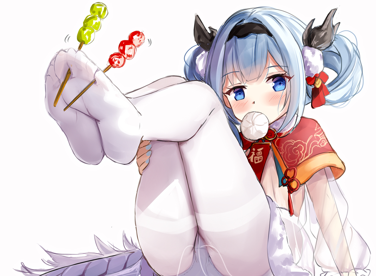 This is a pixiv picture whose title is 指挥官，你要吃那一根呢？.
