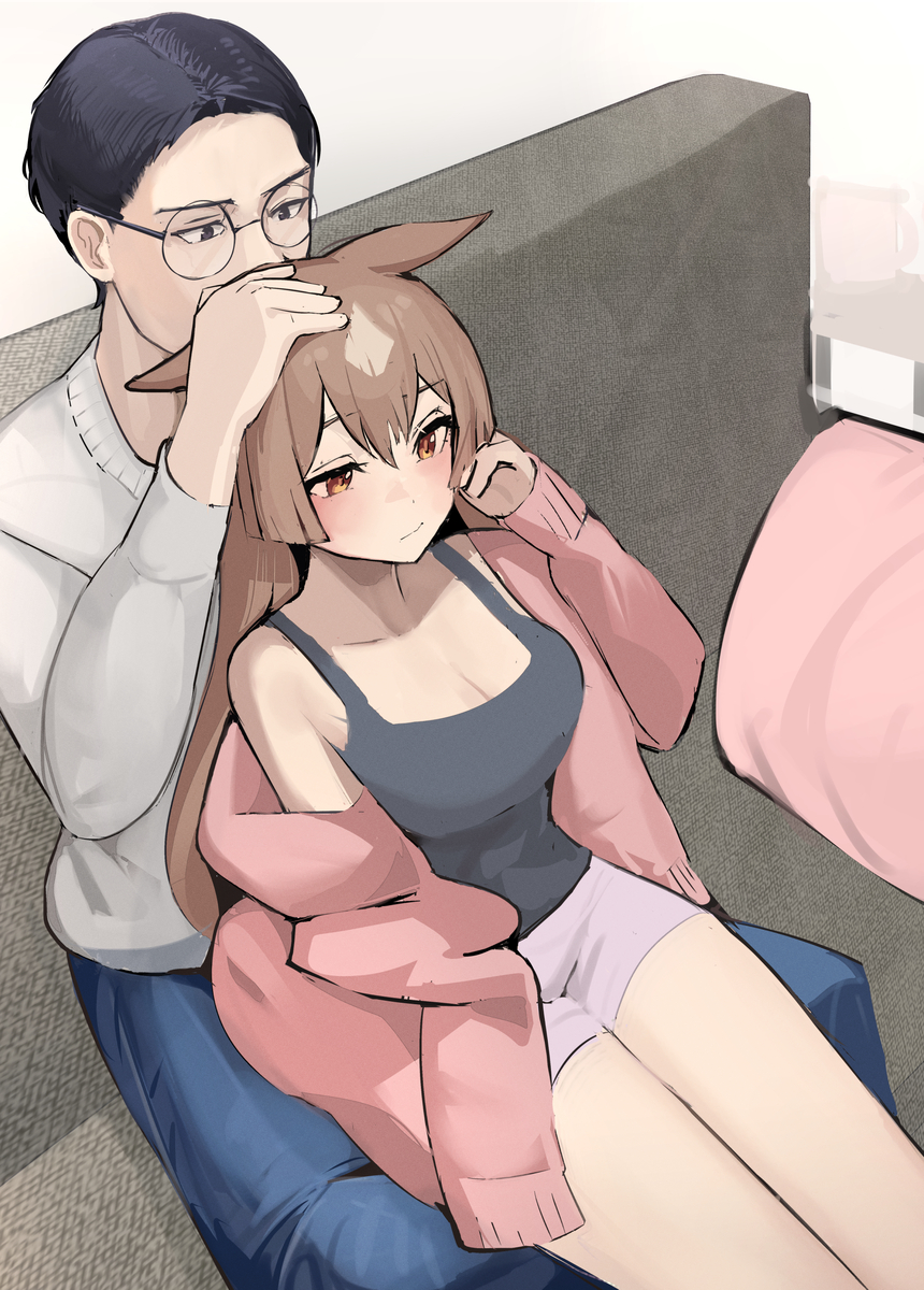 This is a pixiv picture whose title is 映画みてる途中から頭なでてたら静かになってた.