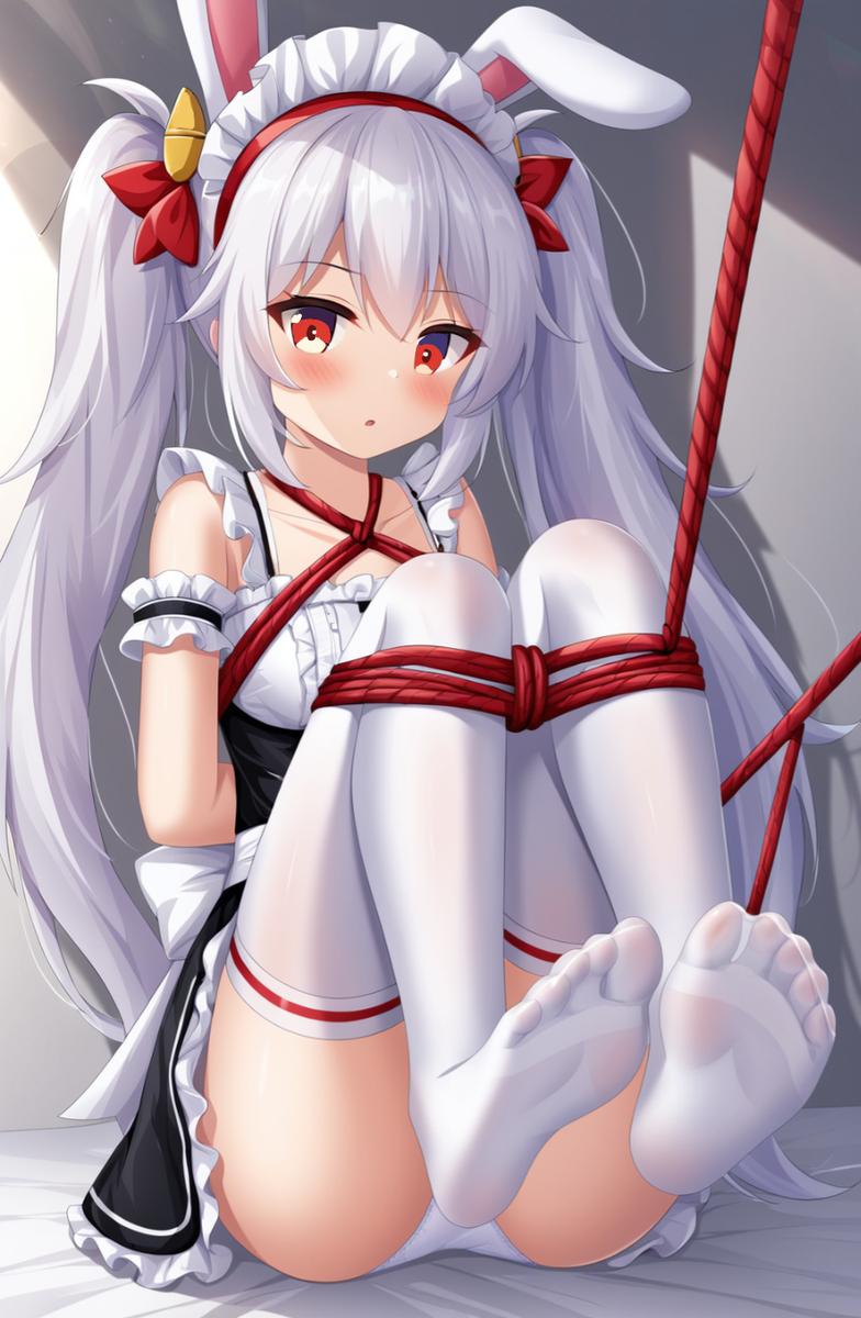 This is a pixiv picture whose title is 【碧蓝航线】メイド服の誘惑！？.