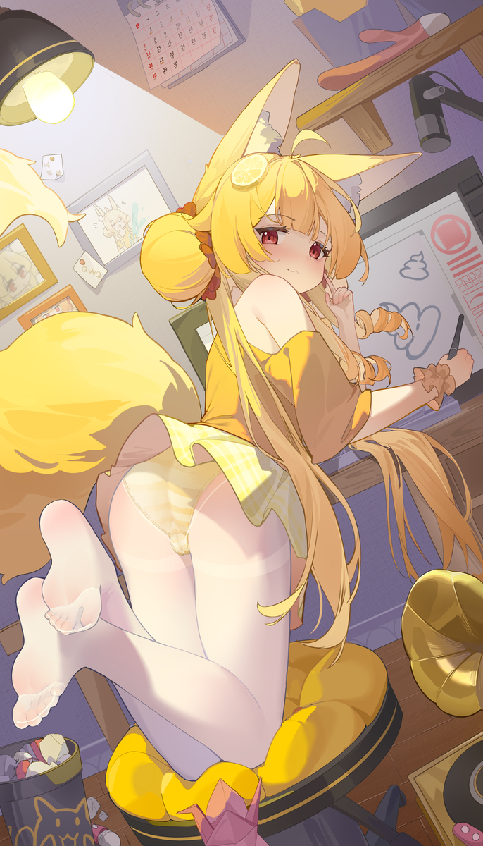 This is a pixiv picture whose title is 小破站两万粉檬檬狐奖励.