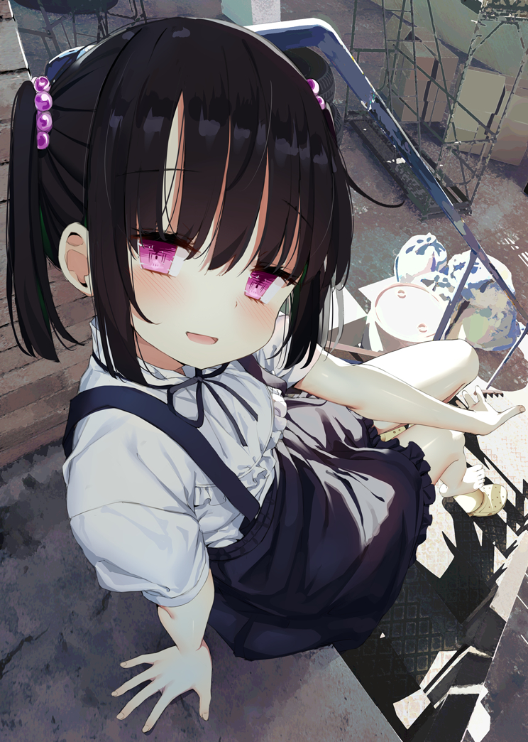This is a pixiv picture whose title is 生足ちゃんの隠れ家.