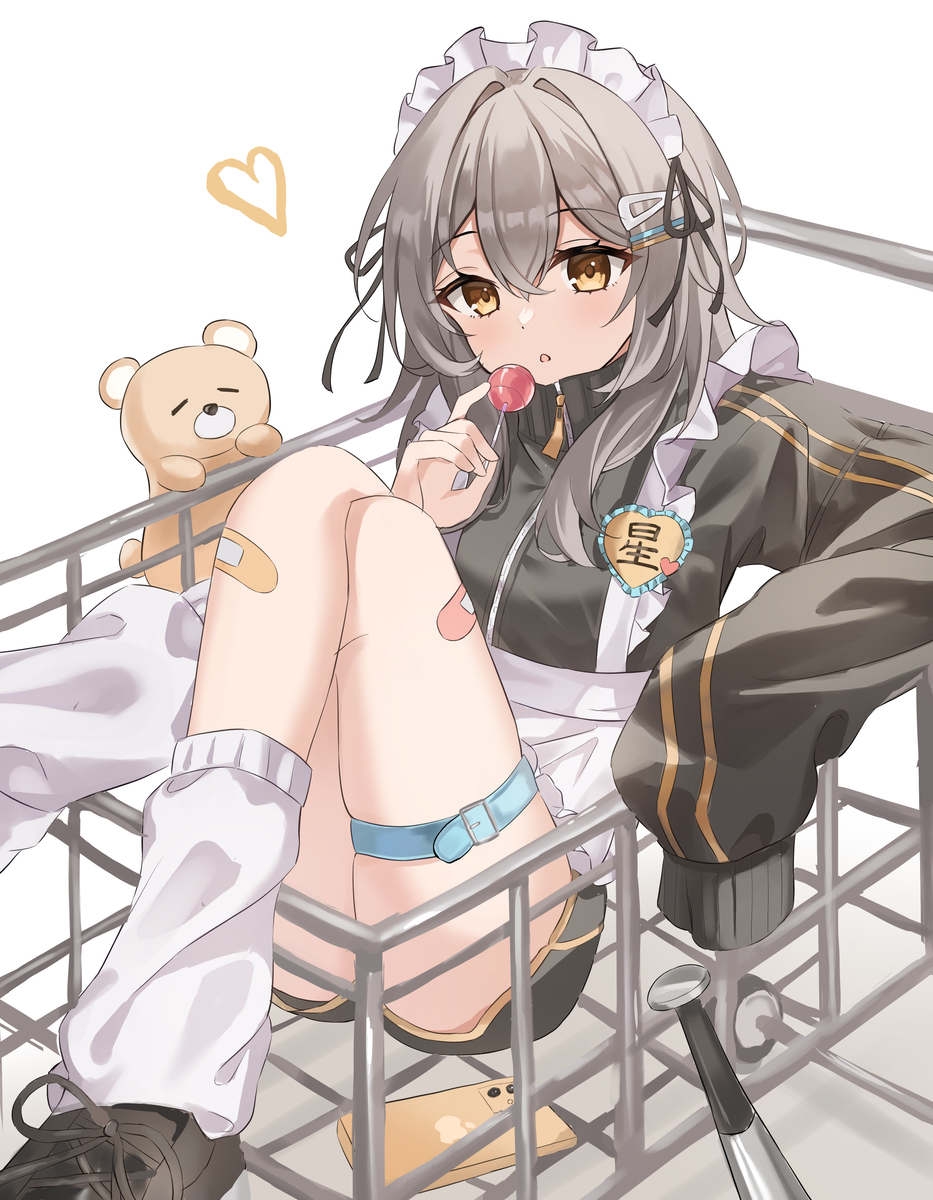 This is a pixiv picture whose title is ジャージメイド星ちゃん.