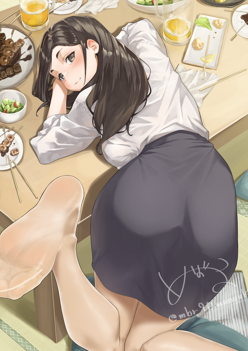 This is a pixiv picture whose title is 居酒屋OL.