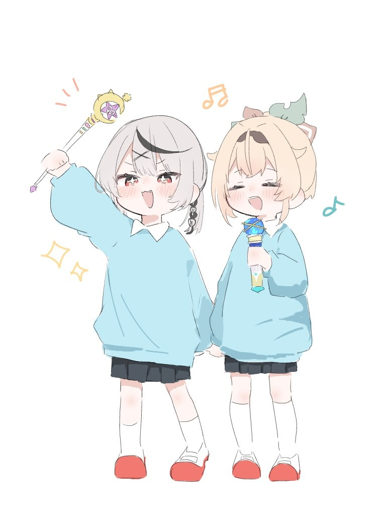 This is a pixiv picture whose title is 推しグッズで遊ぶ幼女🎣🍃ちゃん.