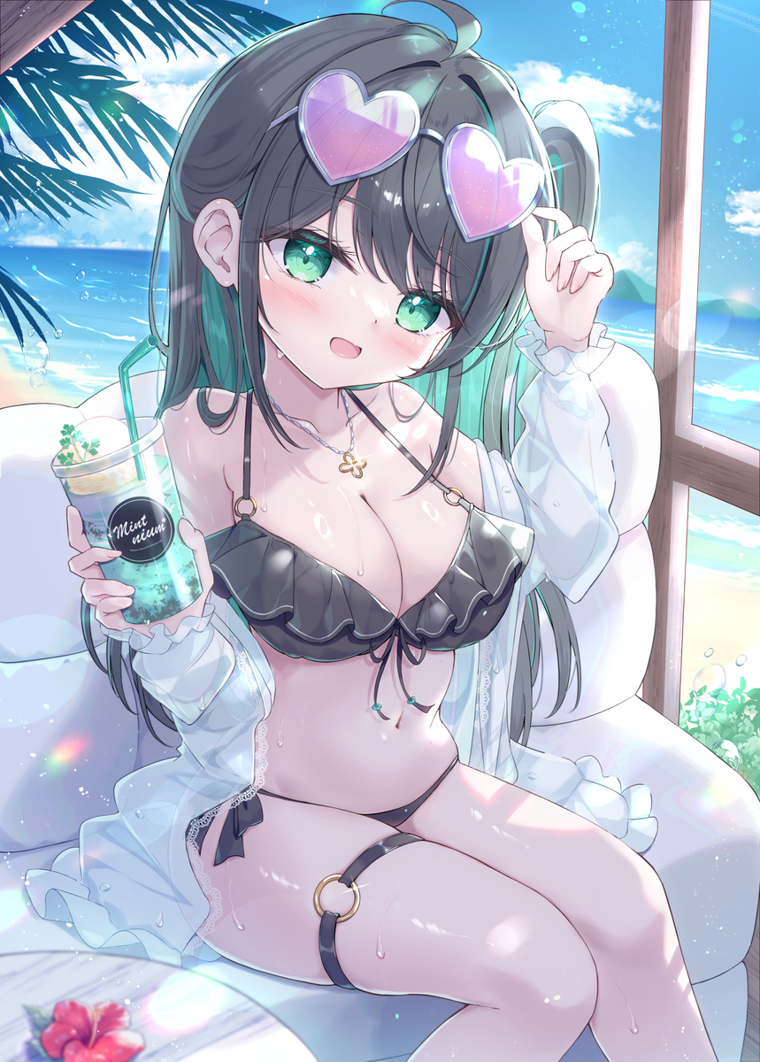 This is a pixiv picture whose title is 1口、飲みますか？💚.