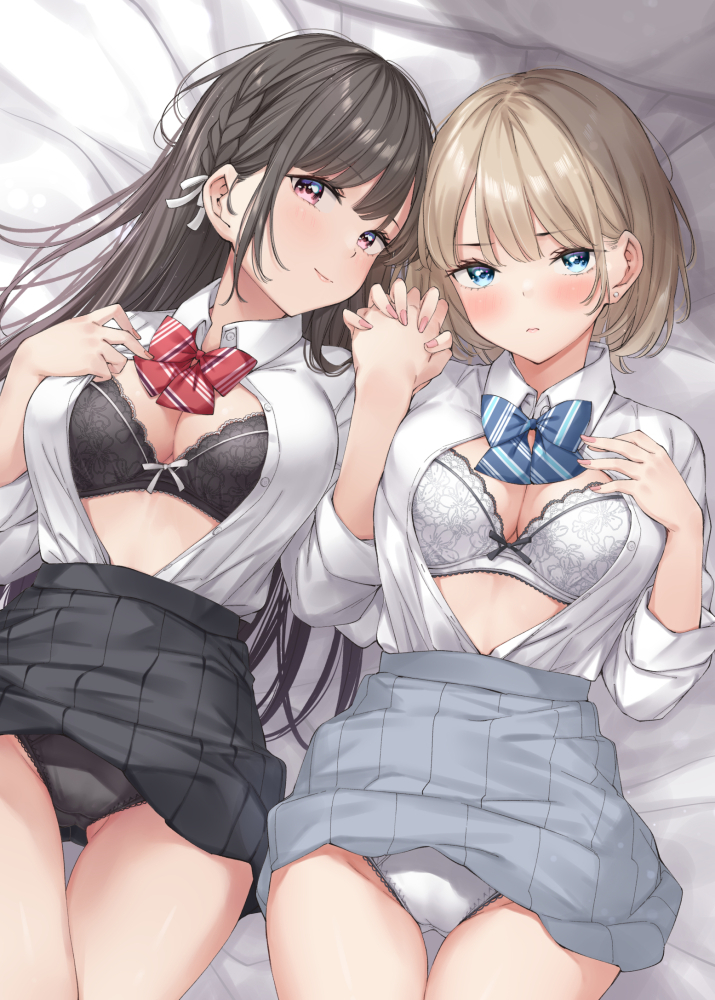 This is a pixiv picture whose title is 「......初めてだから優しくしてあげてくださいね」.