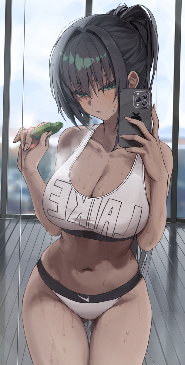 This is a pixiv picture whose title is 運動直後にタバコを吸いながらセルフィーを撮るさなちゃん.