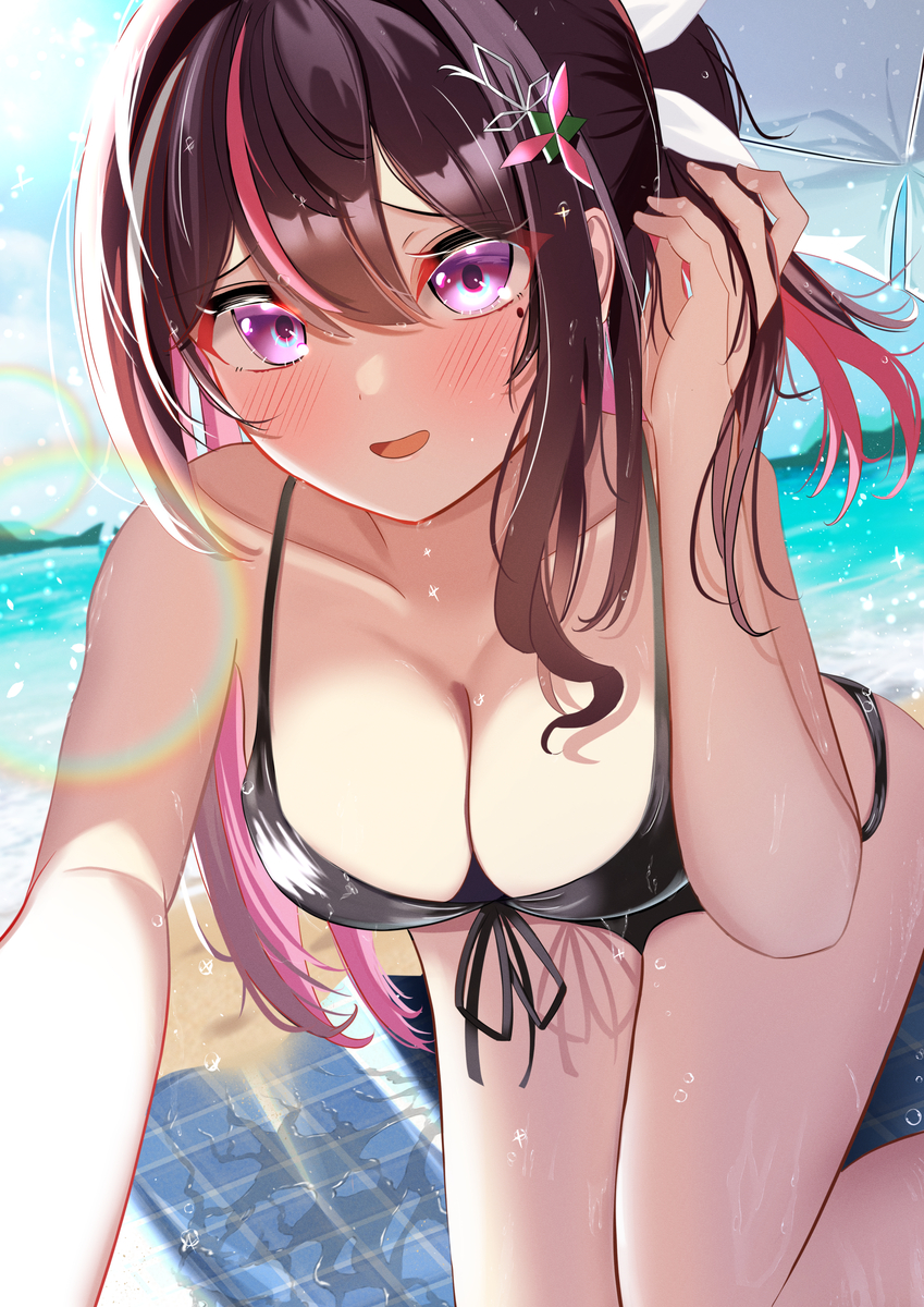 This is a pixiv picture whose title is 一緒に泳がない？.