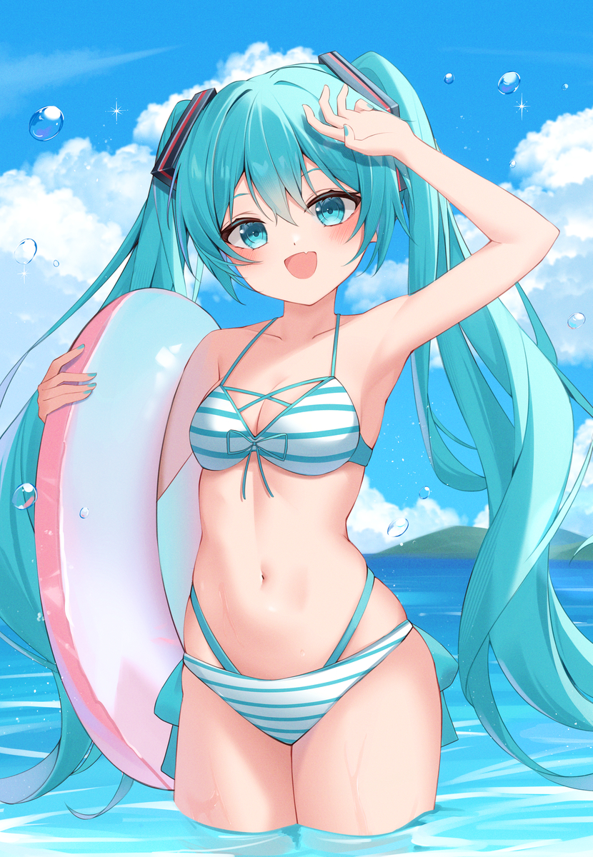 This is a pixiv picture whose title is 水着ミク.