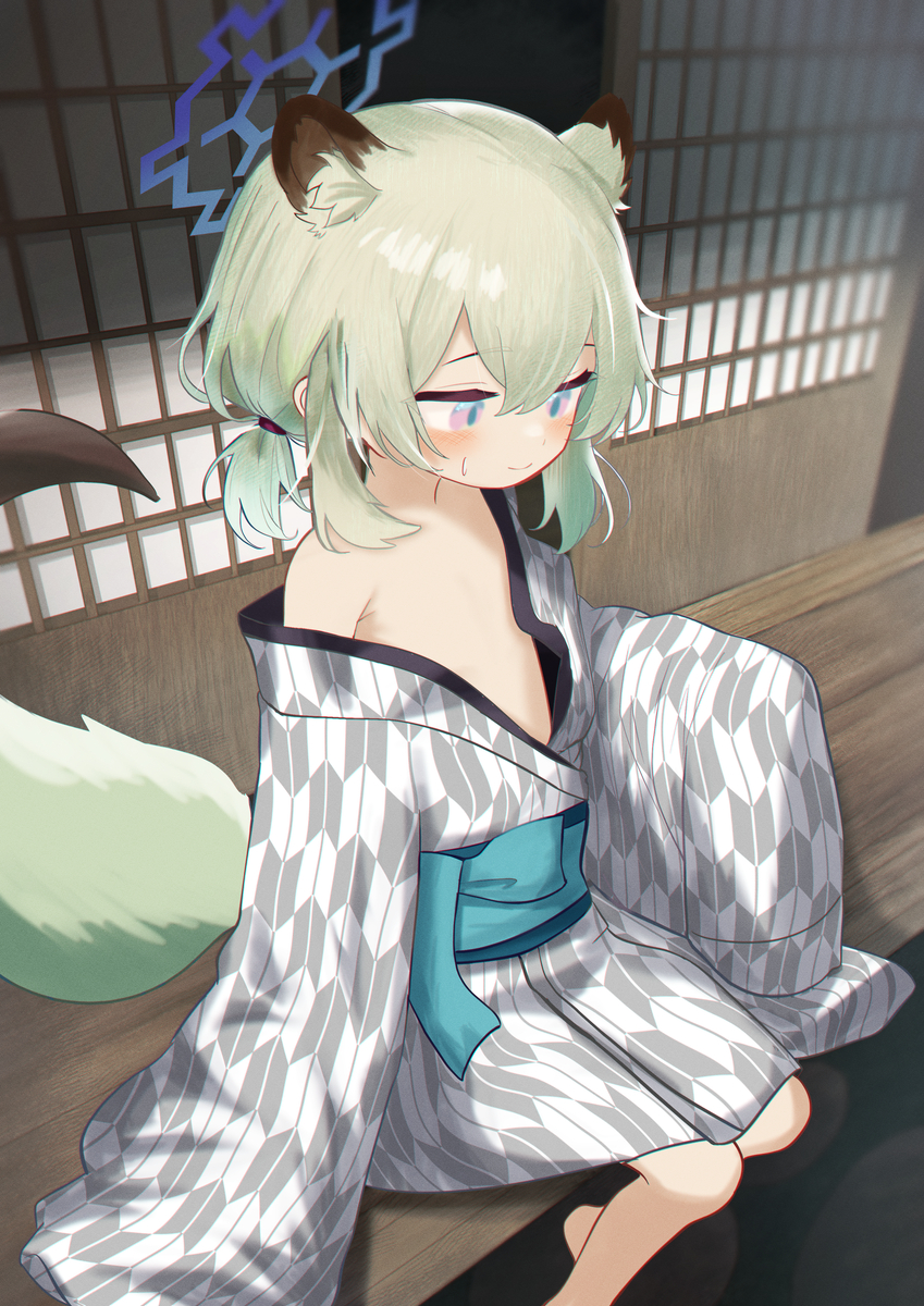 This is a pixiv picture whose title is 【ブルアカ】シグレの身体が小さくなってしまった….
